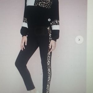 LEOPARD PULLOVER & JOGGERS SET